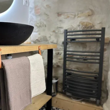 French Loft - Central & Comfy